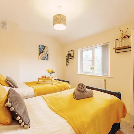 Holiday home Monthly 30% Off - Perfect For Families & Corporates - 7 Beds *
