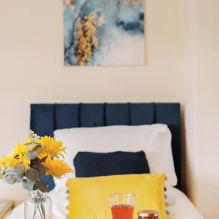 Monthly 30% Off - Perfect For Families & Corporates - 7 Beds Holiday home *