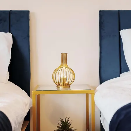 Monthly 30% Off - Perfect For Families & Corporates - 7 Beds * Leeds (West Yorkshire)