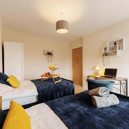 Monthly 30% Off - Perfect For Families & Corporates - 7 Beds * Leeds (West Yorkshire)