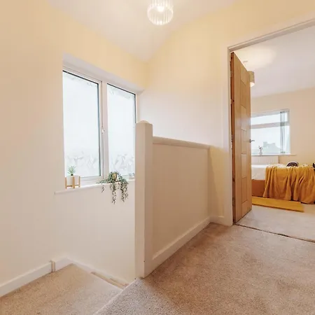 Monthly 30% Off - Perfect For Families & Corporates - 7 Beds Holiday home