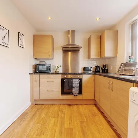 Monthly 30% Off - Perfect For Families & Corporates - 7 Beds * Leeds (West Yorkshire)