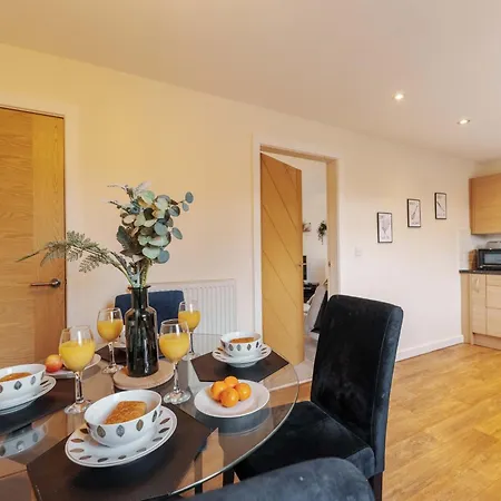 Monthly 30% Off - Perfect For Families & Corporates - 7 Beds Holiday home *