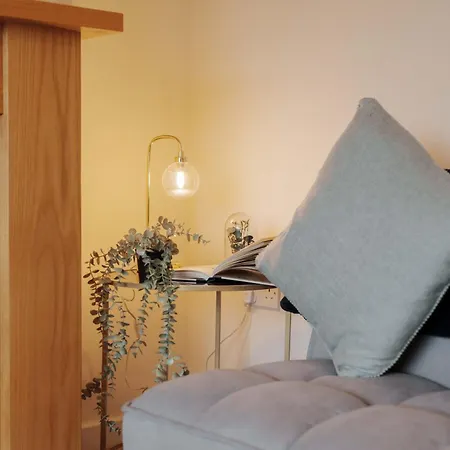 Monthly 30% Off - Perfect For Families & Corporates - 7 Beds Holiday home *