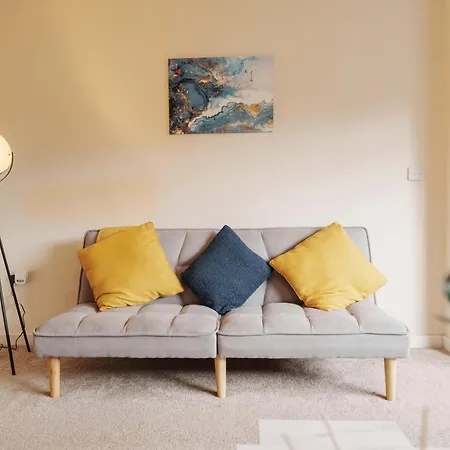 Monthly 30% Off - Perfect For Families & Corporates - 7 Beds Leeds (West Yorkshire)
